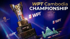 プノンペンのナガワールドで展示されたWPTカンボジア・チャンピオンシップの優勝トロフィー